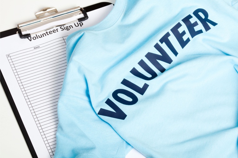 A Guide to Finding Volunteer Work as an Older Adult
