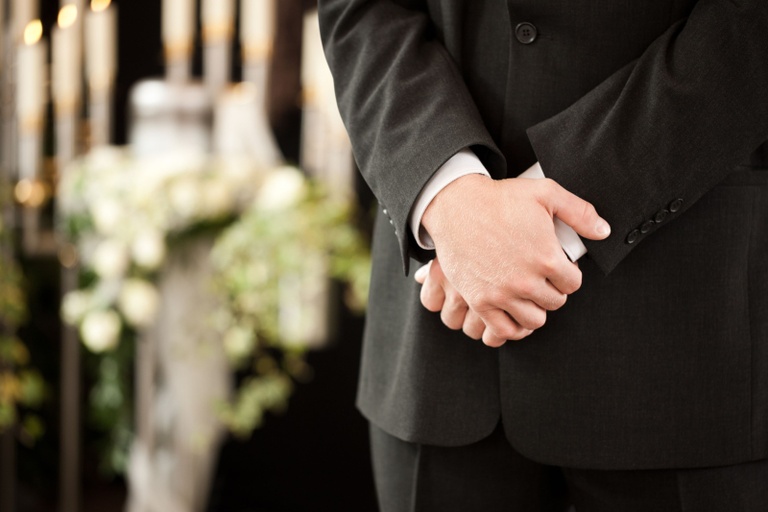 How to Find the Right Funeral Celebrant